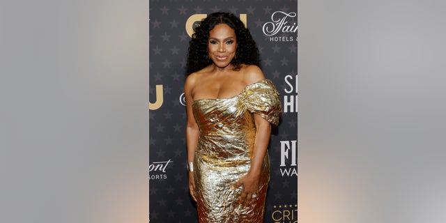 Sheryl Lee Ralph went for gold at the 28th annual awards show. 