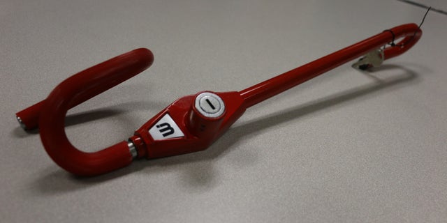 Police in Clearwater, Florida have teamed up with Hyundai Motor America to offer residents steering wheel locks to combat the theft of Hyundai vehicles.