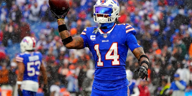 Buffalo Bills wide receiver Stephon Diggs, 14, warms up before the AFC Division Round playoff game against the Cincinnati Bengals on January 22, 2023 at Highmark Stadium in Orchard Park, New York.