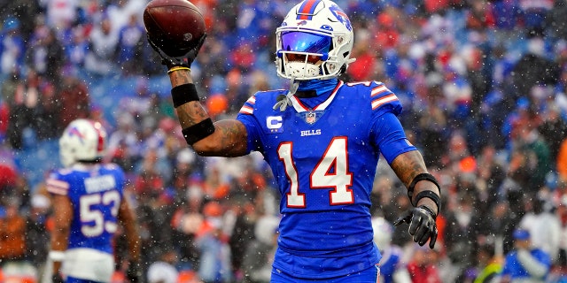 Buffalo Bills wide receiver Stefon Diggs (14) during warmups before an AFC divisional-round playoff game against the Cincinnati Bengals at Highmark Stadium in Orchard Park, N.Y., Jan 22, 2023.