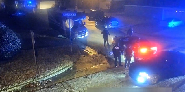Une vue d'une caméra montée au-dessus de l'intersection où la police de Memphis a rattrapé Tire Nichols, décédé trois jours plus tard.  Les autorités ont publié des images de la rencontre meurtrière entre Nichols et la police vendredi.  