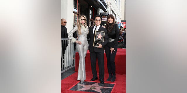 La Toya Jackson, Andy Madadian e Anita Pointer comemoram a estrela de Madadian na Calçada da Fama de Hollywood em 17 de janeiro de 2020, em Los Angeles.