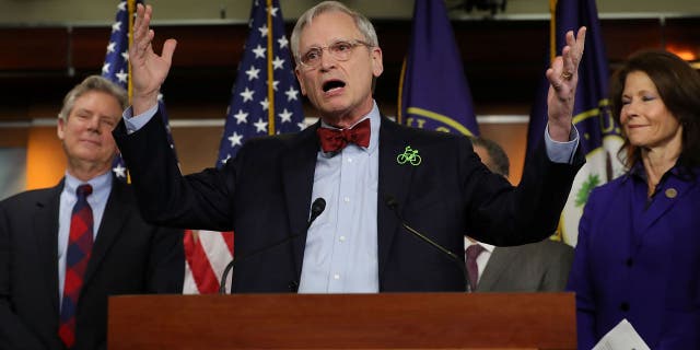 Blumenauer says the current 435-seat limit is an "artificial cap" that needs to be increased. (Chip Somodevilla/Getty Images)