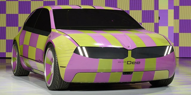 BMW's 'Dee' is the color-changing car of the future | Fox News