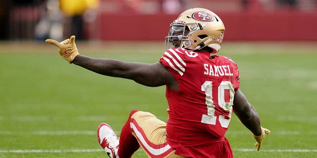San Francisco 49ers wide receiver Deebo Samuel (19) reacts after a play in the third quarter of a wild-card game against the Seattle Seahawks at Levi's Stadium.