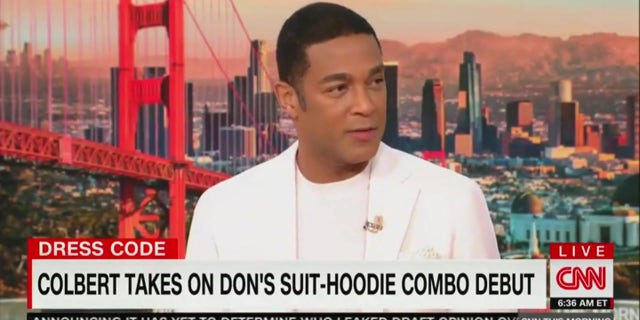 L'animateur de CNN, Don Lemon, a répondu à "Dernier spectacle" animez les blagues de Stephen Colbert sur son sweat à capuche.