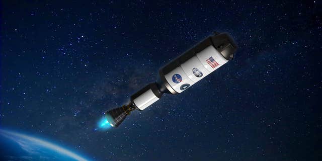 Artis konsep Pesawat ruang angkasa Demonstrasi untuk Roket ke Agile Cislunar Operations (DRACO), yang akan mendemonstrasikan mesin roket termal nuklir.  Teknologi propulsi termal nuklir dapat digunakan untuk misi berawak NASA di masa depan ke Mars.
