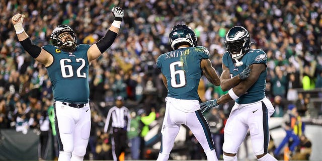 DeVonta Smith #6 of the Philadelphia Eagles celebrates his touchdown with teammate AJ Brown #11 during the first quarter against the New York Giants in the NFC Divisional Playoff game at Lincoln Financial Field on January 21, 2023 in Philadelphia, Pennsylvania. 