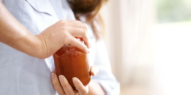 Viral jar lid trick can have you ditching jar opener devices: Methods to do it Viral jar lid trick can have you ditching jar opener devices: Methods to do it