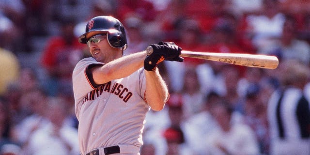 Jeff Kent of the San Francisco Giants at bat against the St. Louis Cardinals on July 8, 2000 at Busch Stadium in St. Louis, Missouri.