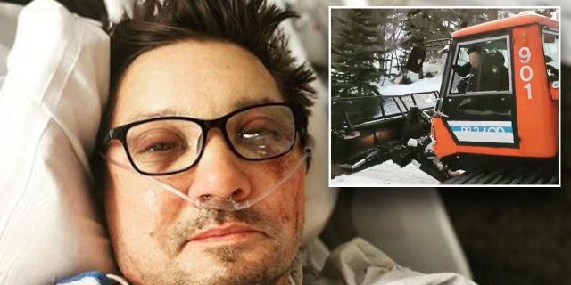 Jeremy Renner compartilha uma selfie no hospital após a cirurgia após um acidente com um limpa-neve.