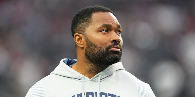 New England Patriots linebackers coach Jerod Mayo during warm-ups before a game against the Las Vegas Raiders at Allegiant Stadium on December 18, 2022 in Las Vegas.