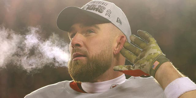 Travis Kelce después del Juego de Campeonato de la AFC el 29 de enero de 2023 en Kansas City, Missouri.