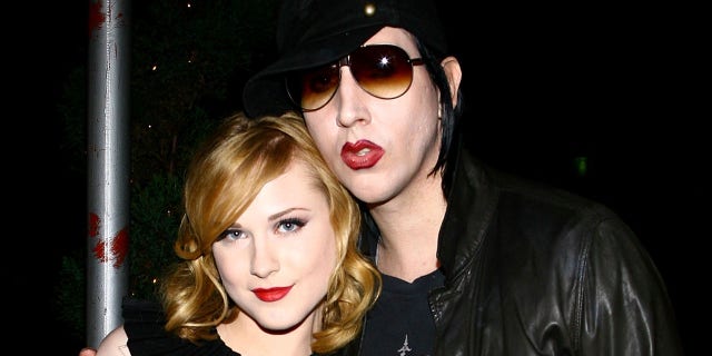 Marilyn Manson wears dark sunglasses with Evan Rachel Wood in 2007