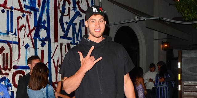 % Meyers Leonard, who used antisemitic slur in 2021 livestream, returns to NBA on 10-day contract: report Meyers Leonard is seen on August 13, 2021 in Los Angeles, California.