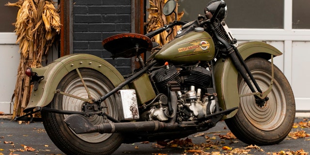 Trois UL Harley-Davidson des années 1930 que Wolfe conduisait sont proposées.