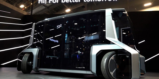 Hyundai Mobis M Vision To is a concept bus equipped with the e-Corner system.