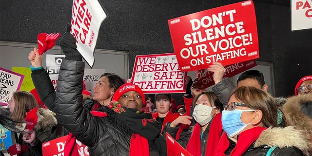 Nurses picketed outside Mount Sinai Hospital Monday, 