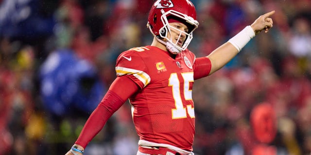 Patrick Mahomes de los Kansas City Chiefs reacciona después de un partido contra los Jacksonville Jaguars en el Arrowhead Stadium el 21 de enero de 2023.