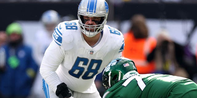 Taylor Decker (68) of the Detroit Lions in action against the New York Jets during the first half of a game at MetLife Stadium Dec. 18, 2022, in East Rutherford, N.J.
