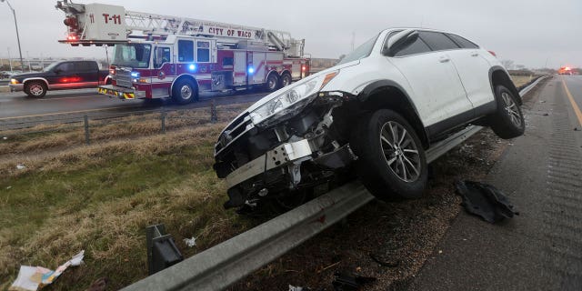 One person has been reported dead in Texas amid a massive ice storm that has cancelled more than 1,600 flights.