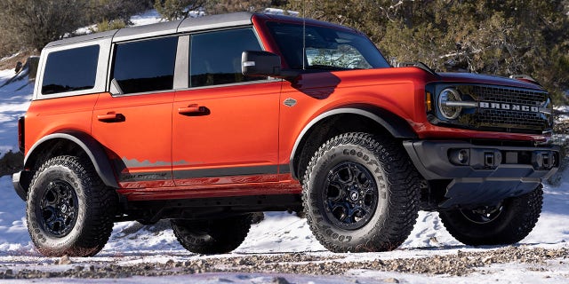 Wildtrak dilengkapi dengan atasan berwarna dan paket Sasquatch.