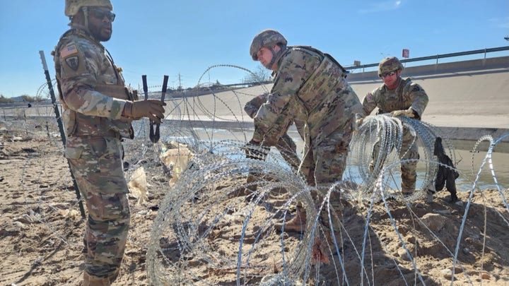 Texas Installs Additional Layers Of Razor Wire To Stop Illegal   Texas Razor Wire Border 