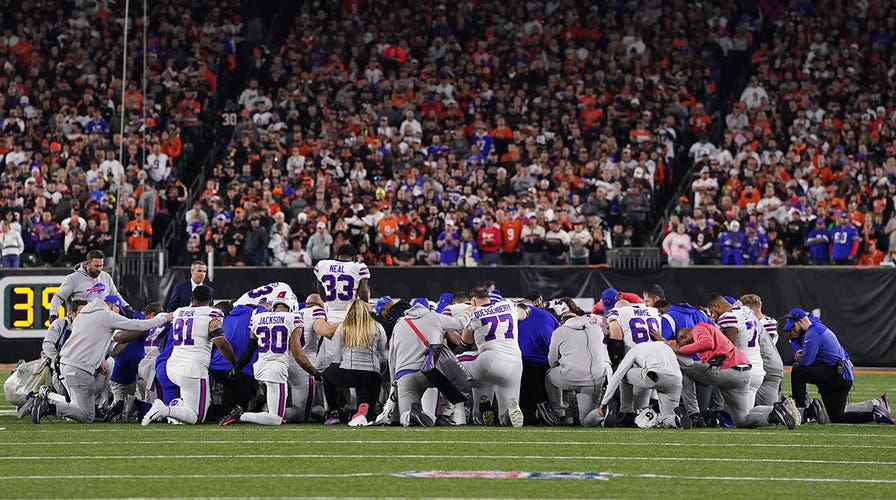 Bills gather for team prayer on field following Damar Hamlin injury | Fox  News