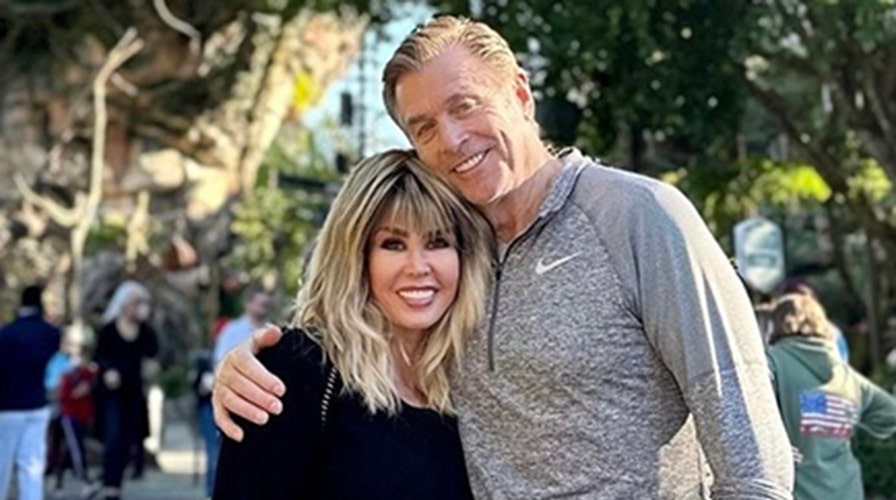 Marie Osmond debuts her new look in rare photo with husband Steve