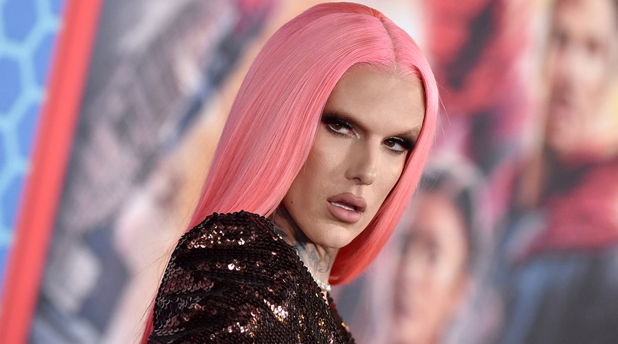 Jeffree Star attends the Louis Vuitton Fall/Winter 2022/2023 show as  Photo d'actualité - Getty Images