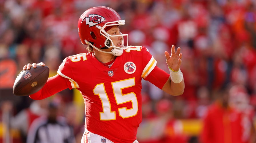 Chiefs hold off Russell Wilson's late surge to pick up 13th win