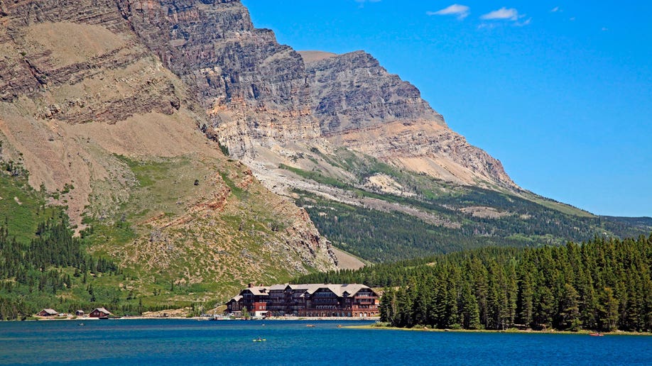 Many Glacier Hotel