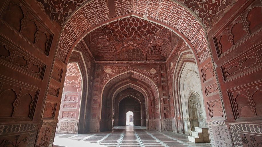 Taj Mahal mosque inside 