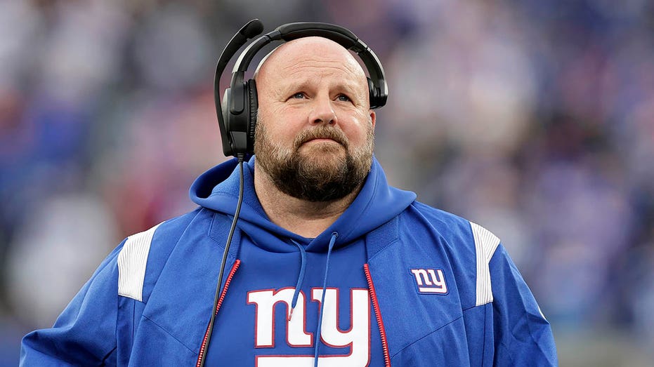 Has Giants coach Brian Daboll gone from Bono to Bozo?