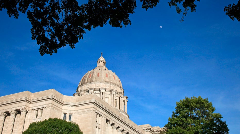 Missouri lawmakers vote to expand tax credit-backed private school scholarships