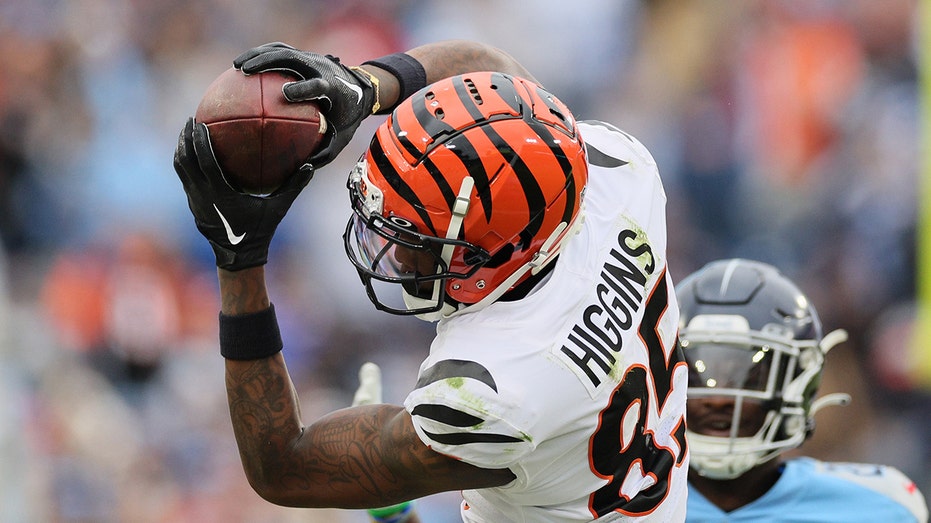 Bengals' Tee Higgins drops 2-word response on contract negotiations