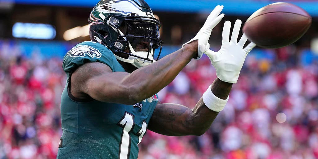 AJ Brown reacts to Philadelphia Eagles' loss of key player - A to Z Sports