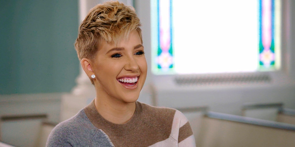 Julie and Todd Chrisley's daughter Savannah shares plans for potential new show - Vimarsana News
