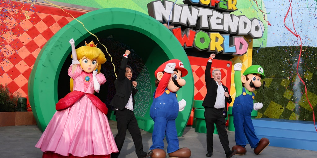 Original 'Super Mario Bros' actor John Leguizamo to boycott reboot because of lack of diversity: 'Hell no!' - Vimarsana News