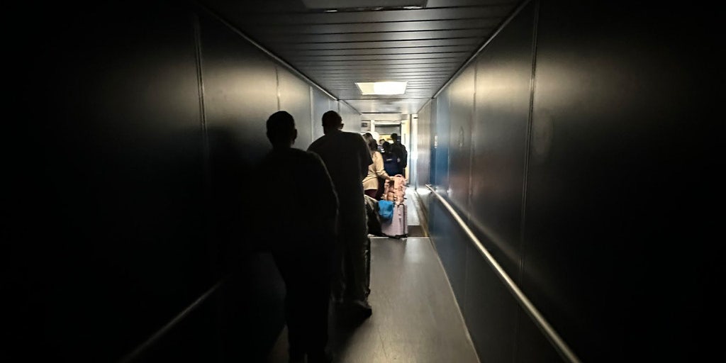 Los Angeles airport power outage impacts terminals, halts TSA line