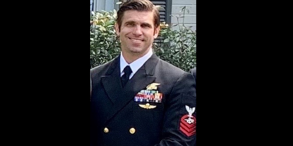 Navy SEAL killed in free-fall parachute accident in Arizona - Vimarsana News