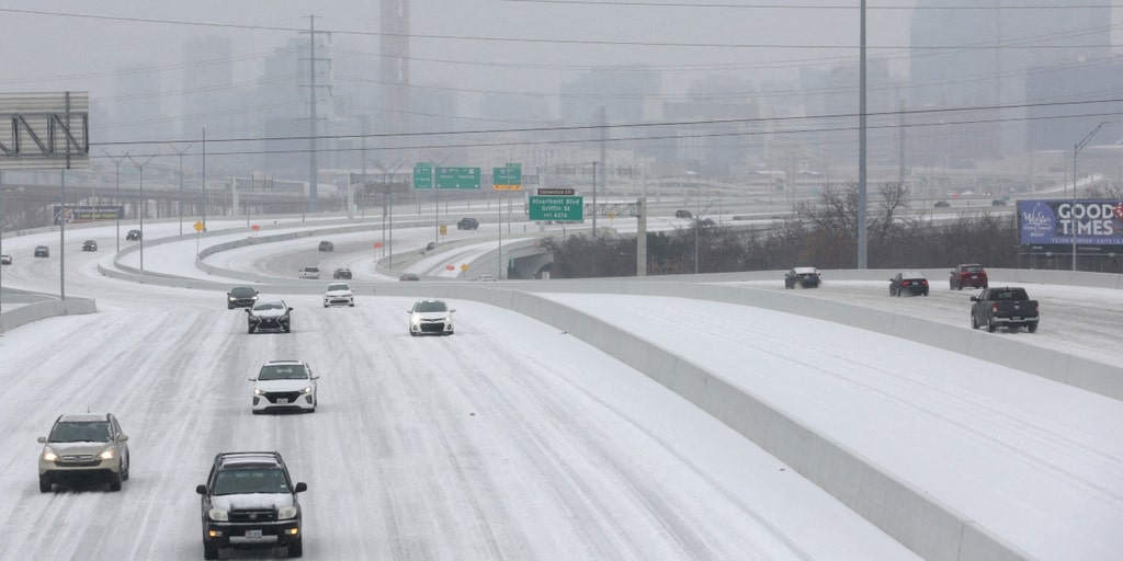 Ice storm leaves at least 6 dead in Texas in slick travel conditions