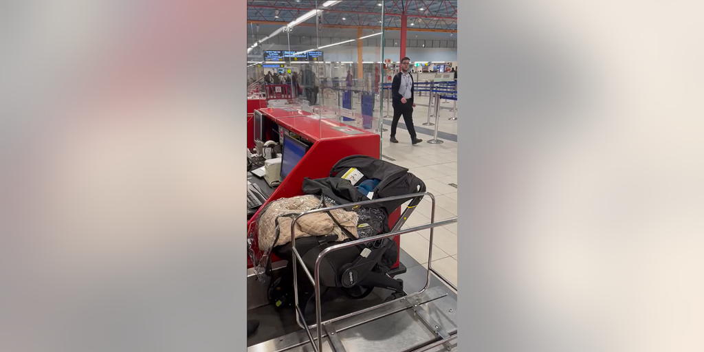 Parents ditch baby at airport check-in after confusion over ticket for infant: police - Vimarsana News
