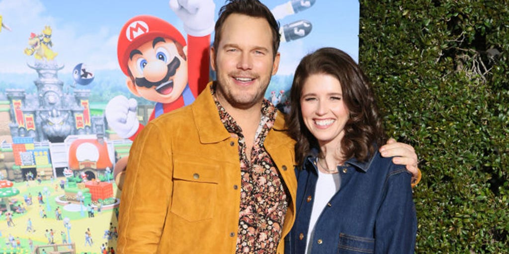 Chris Pratt steps out with wife at Super Nintendo World opening amid controversy over his casting as Mario - Vimarsana News