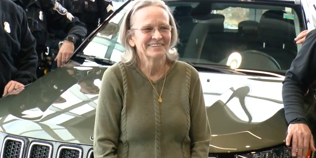Michigan community surprises woman with brand new Jeep to reward her selfless deed: 'I was in shock' - Vimarsana News