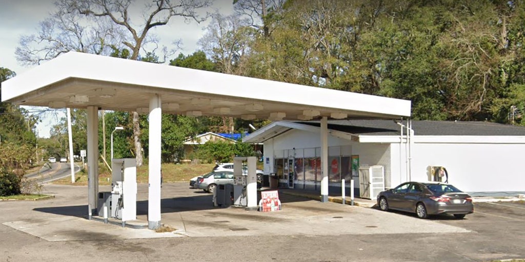 Alabama gas station worker makes gruesome discovery in parking lot