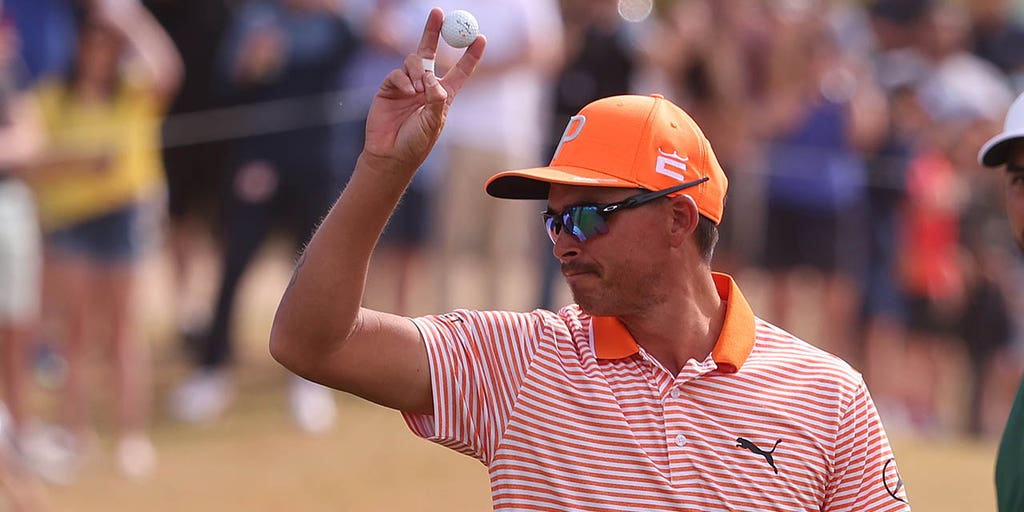 What does the p on clearance rickie fowler's hat stand for