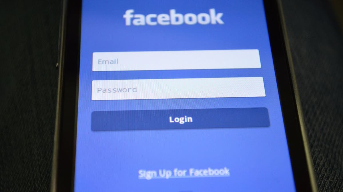 Warning over new email scams targeting Facebook, Apple users