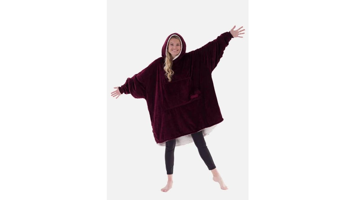 The COMFY wearable blanket