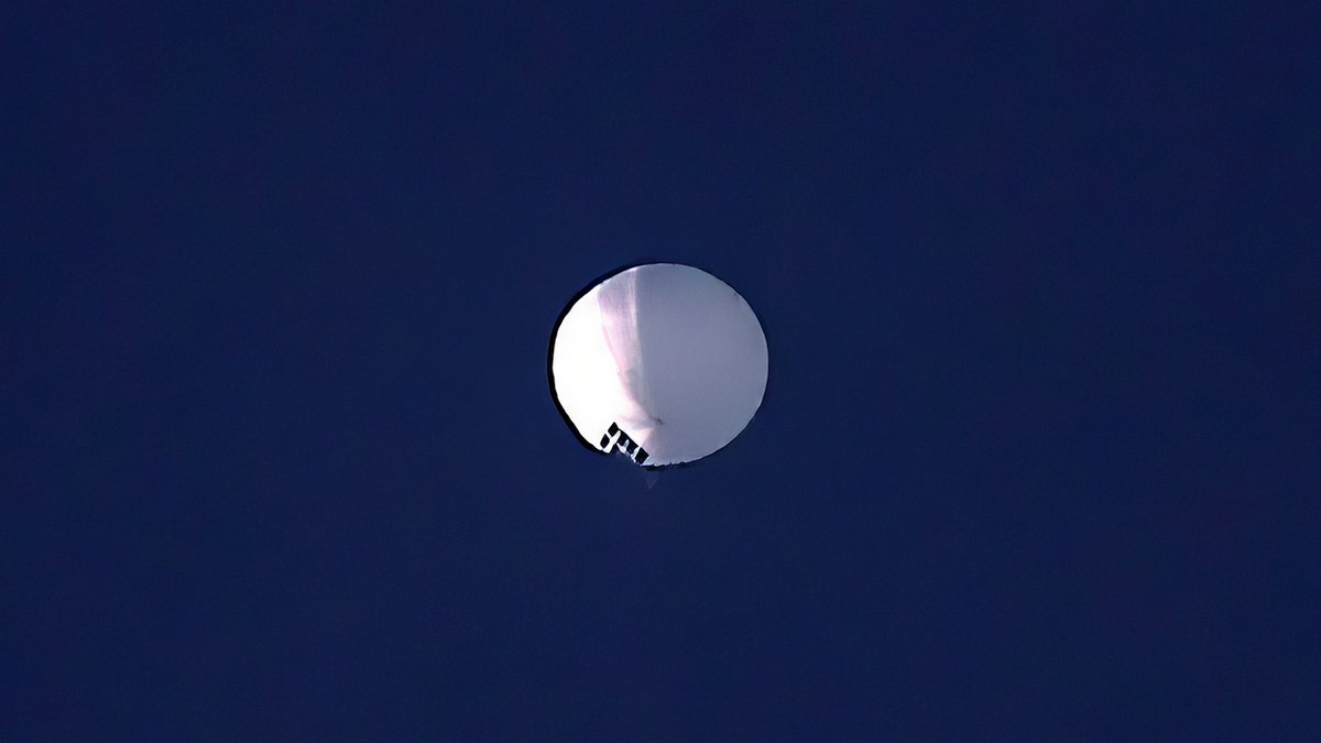 Photo of Chinese surveillance balloon